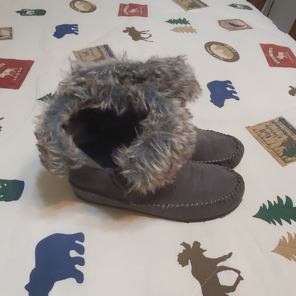 Winter  moccasin  boots